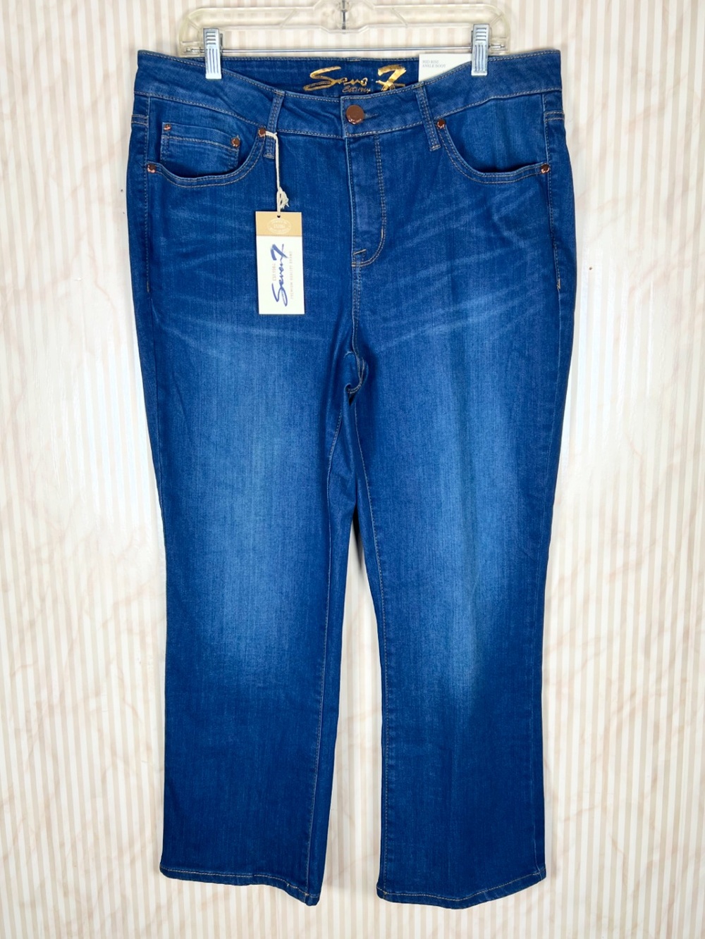 Seven7 NWT Mid-Rise Ankle Boot Jeans